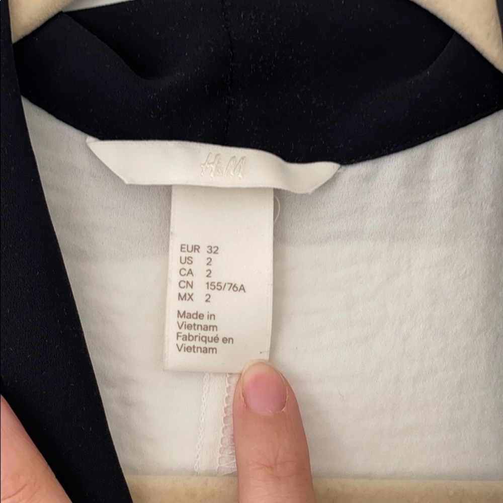 H&M Top - Picture 3 of 3